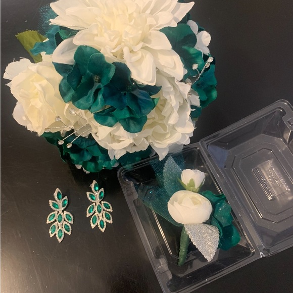 Emerald Green Prom Dress - Picture 3 of 3